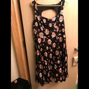 Skull and flowers dress 💀 💐